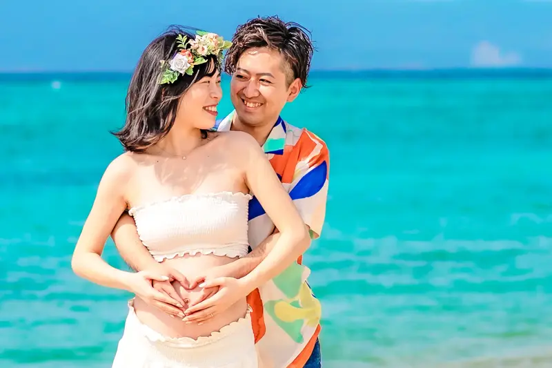 夕暮れの恩納村で撮影したマタニティシルエット